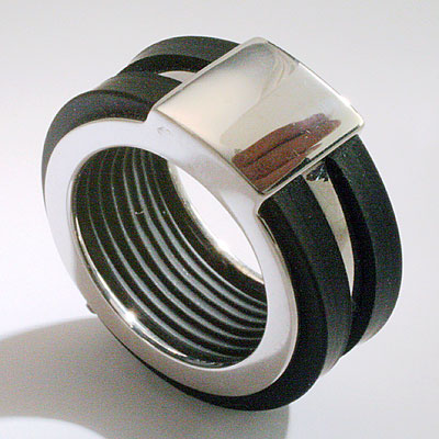 SILVER & RUBBER RING