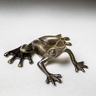 SMALL BRASS FROG