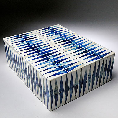 LARGE BLUE AND WHITE DIAMOND PATTERN BOX