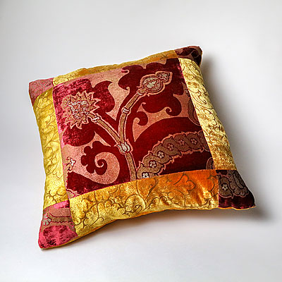 SQUARE FORTUNY PILLOW