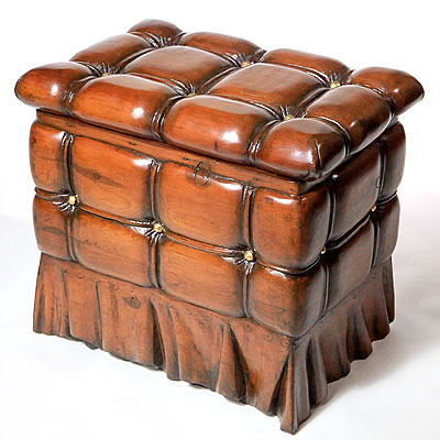 WOOD TUFTED SEAT