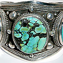 A TURQUOISE & SILVER CUFF BRACELET